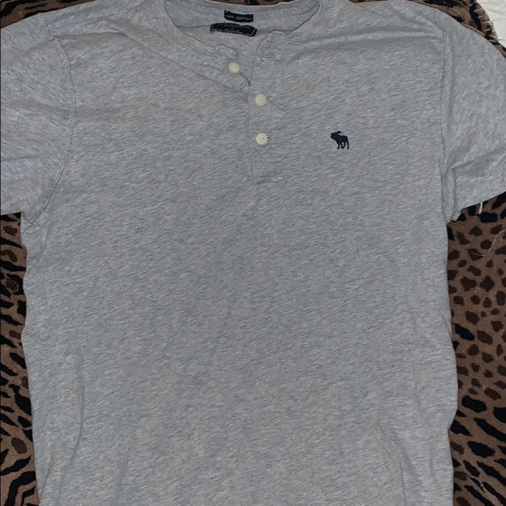 A&F Henley tshirt
